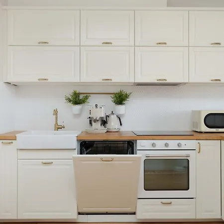 Appartement Bright With 2 Bedrooms And Air Conditioning By Renters *