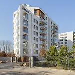 Bright With 2 Bedrooms And Air Conditioning By Renters Warschau