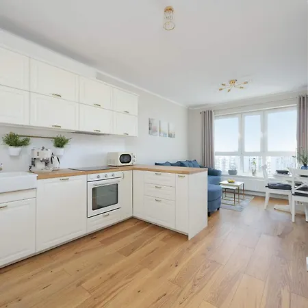 Bright With 2 Bedrooms And Air Conditioning By Renters Варшава