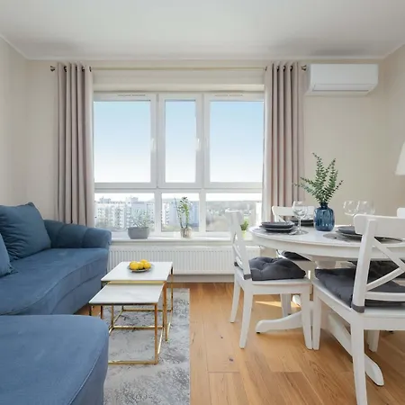 Bright With 2 Bedrooms And Air Conditioning By Renters Apartment *
