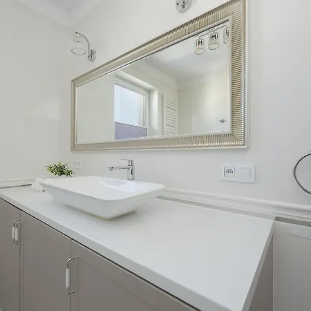 Apartment Bright With 2 Bedrooms And Air Conditioning By Renters Warschau